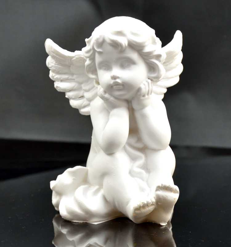 Andělíček zasněný 11x10x8 cm bílý polyresin